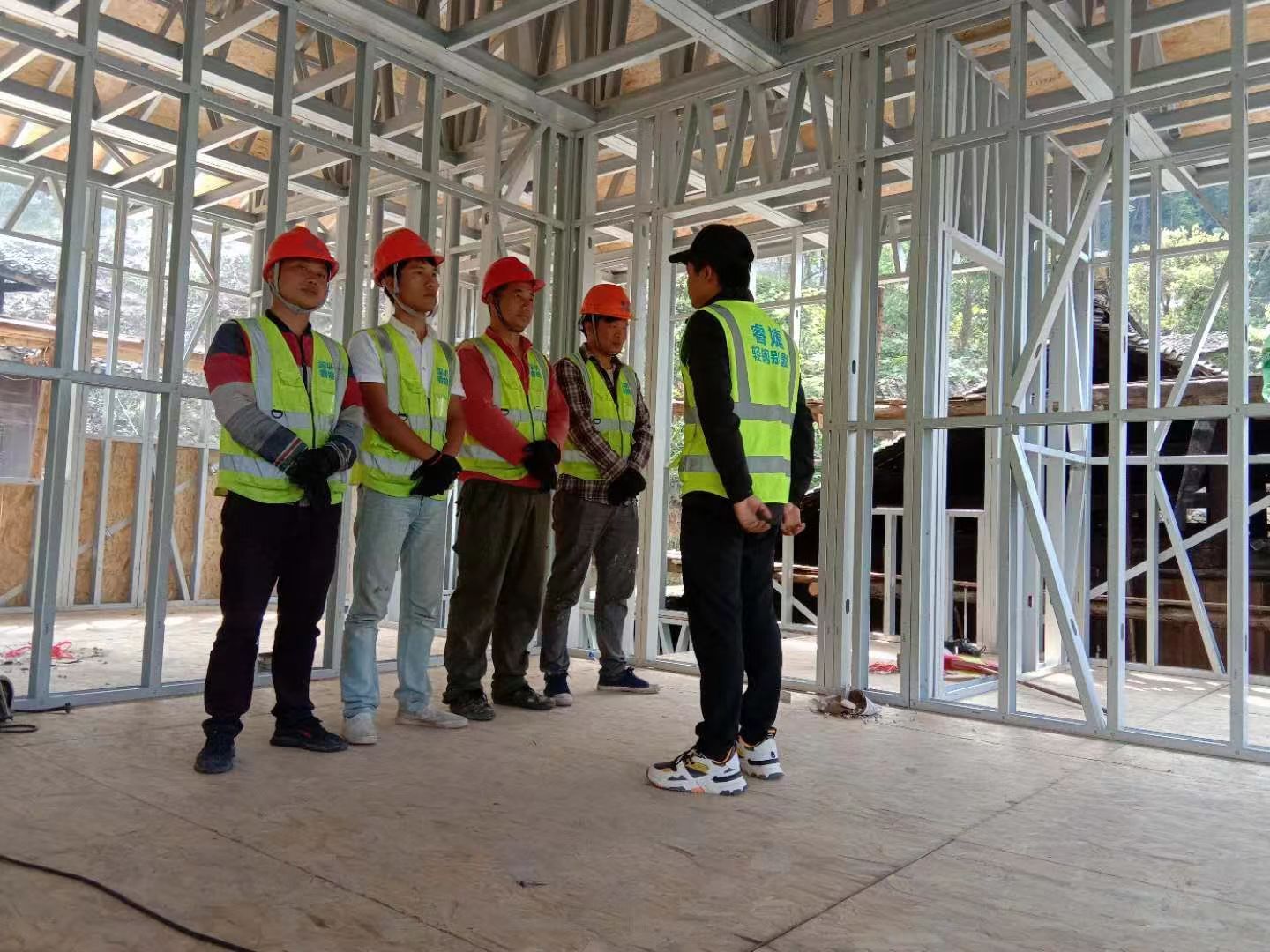 睿捷輕鋼別墅施工團(tuán)隊(duì) 睿捷輕鋼別墅施工團(tuán)隊(duì)